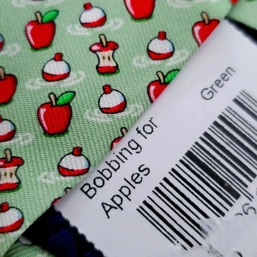 NWT Vineyard Vines boys silk tie Bobbing for Apples Green Shep & Ian Preppy Kids